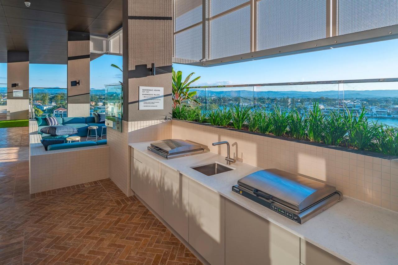 Peninsular Gold Coast Aparthotel Buitenkant foto